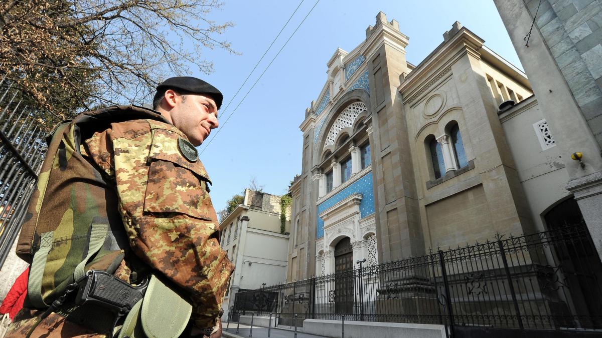 Allarme antisemitismo in Italia, mercoledì summit col ministro Piantedosi: si temono azioni di lupi solitari