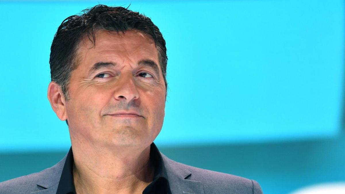 Teo Mammucari: gli inizi come animatore turistico, perché ha lasciato Le Iene (e lo studio di Belve), 8 segreti