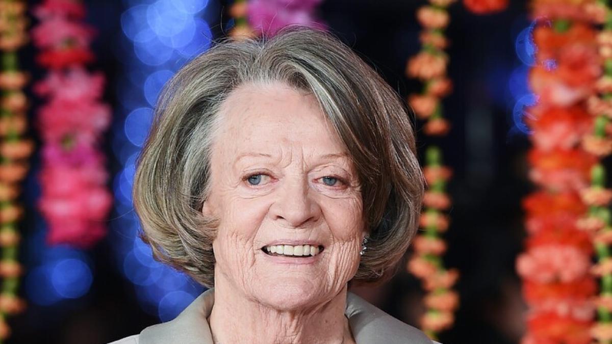 Morta Maggie Smith, attrice di Harry Potter e Downton Abbey: aveva 89 anni