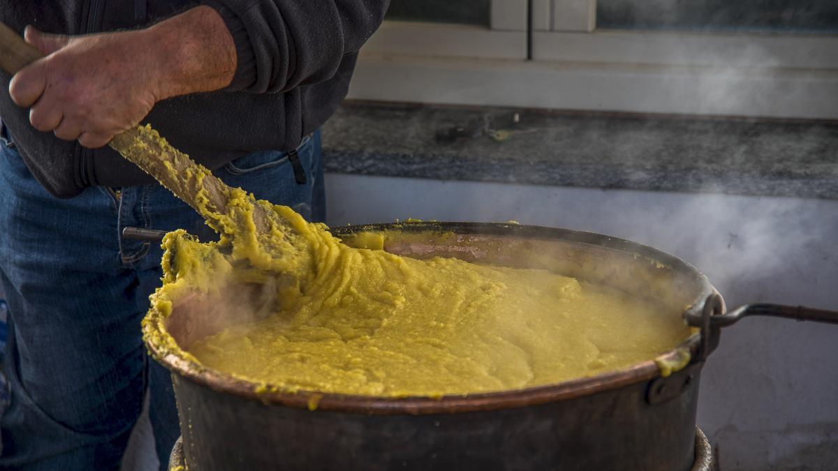 Bergamo, in un libro la riscoperta della polenta fra aneddoti e curiosità. Fin dai tempi degli antichi romani