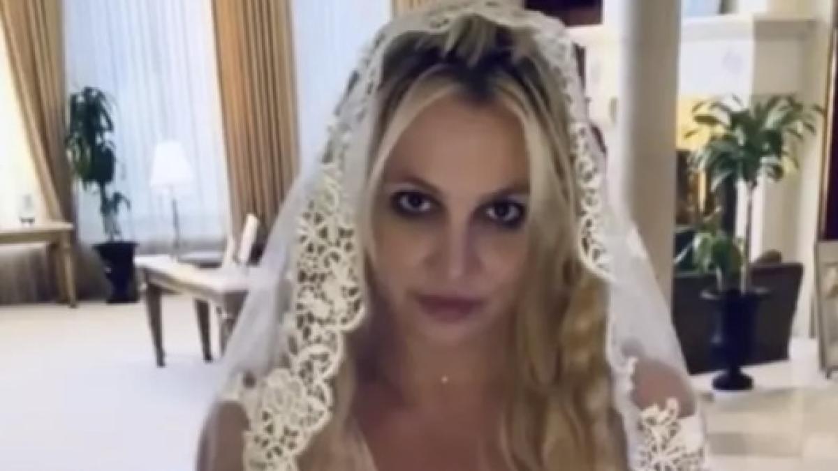 Britney Spears ha sposato se stessa: «La cosa più brillante che abbia mai fatto»