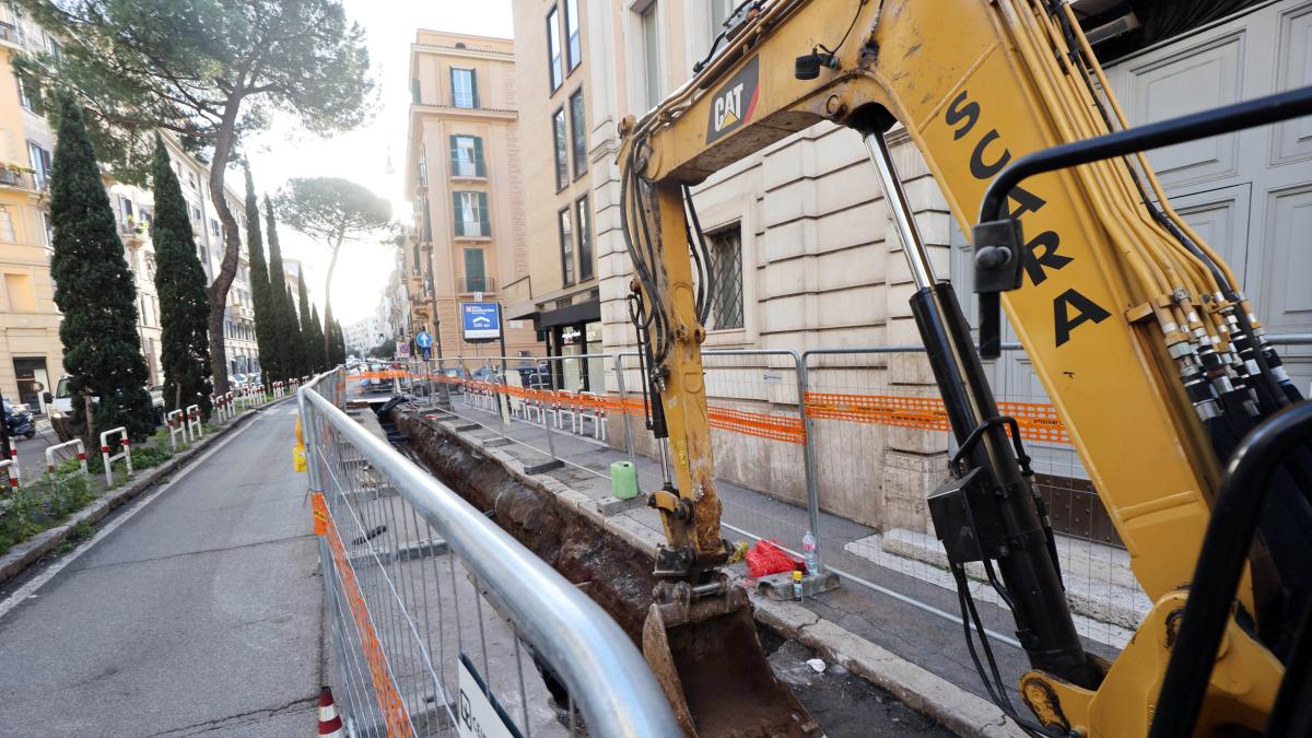 Giubileo, indagine sul rifacimento delle strade e anche sui fondi per l'evento. La Finanza in Campidoglio