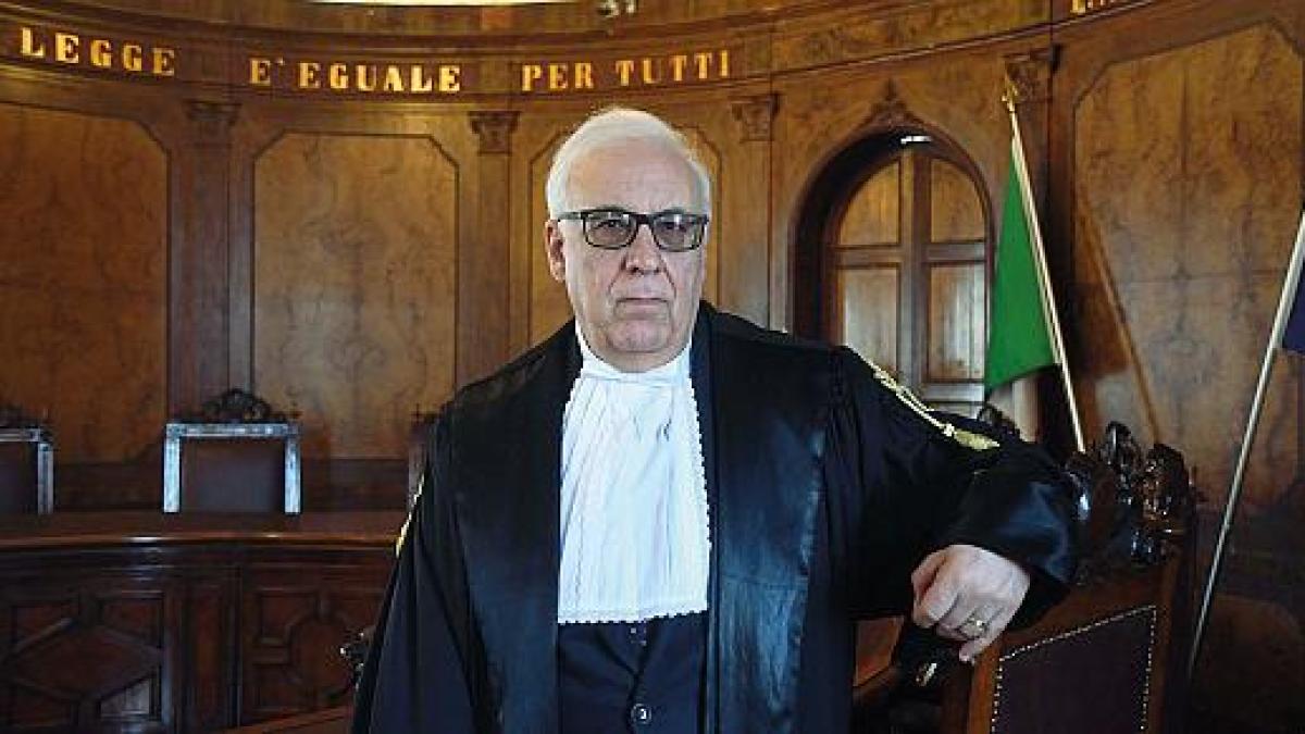 Venice, no to the postponement of the case for the pregnant lawyer: the judges defend the colleague under accusation. «No violation»