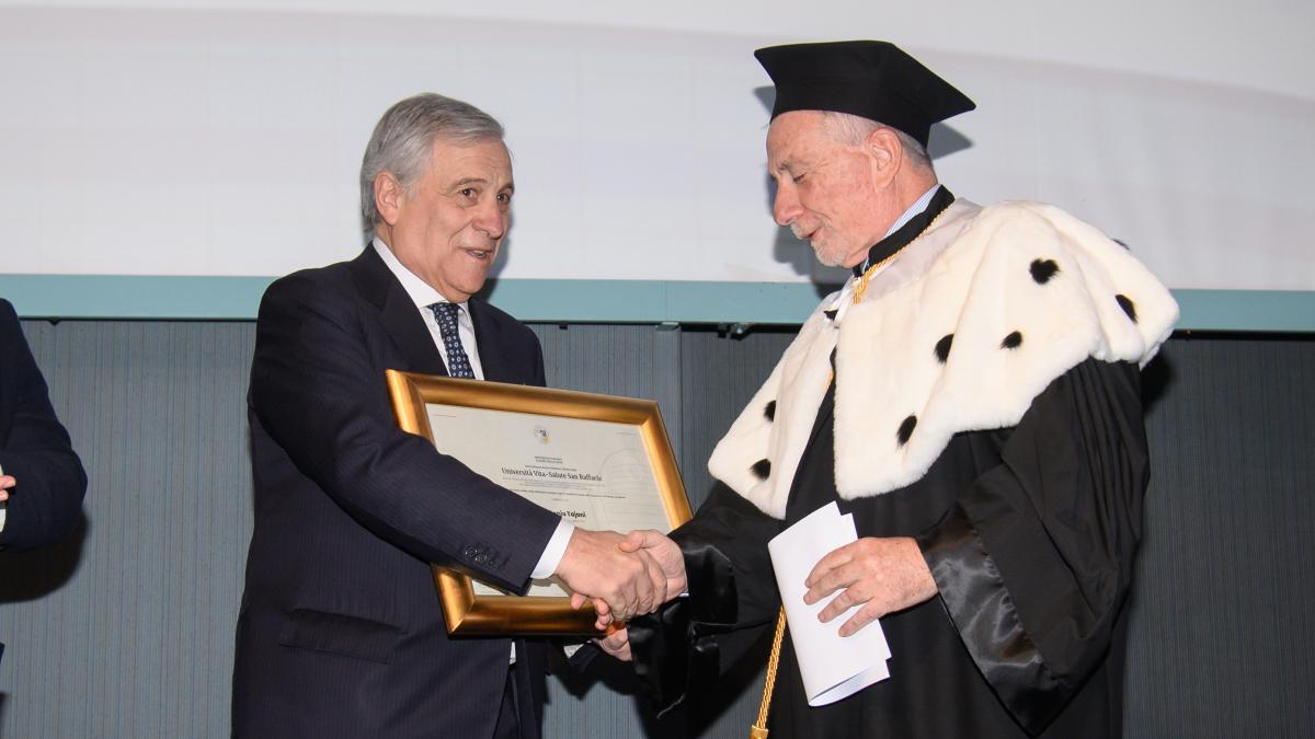 Università Vita-Salute San Raffaele, le nuove lauree: «Tre percorsi vocazionali per i medici, scelta anticipata»