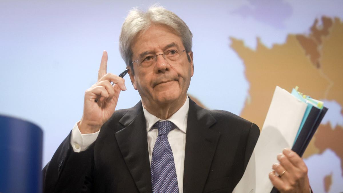 Gentiloni, affondo contro i 5 Stelle: «Serve un chiarimento, il discrimine è su difesa Ue e Kiev»