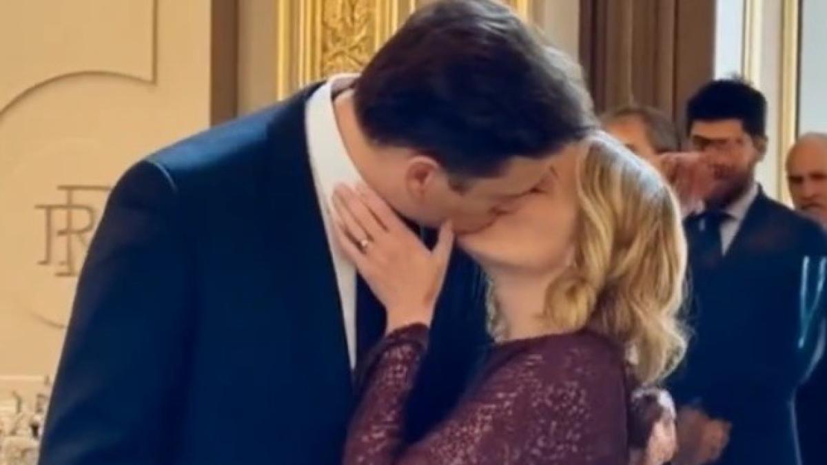 Musk e Meloni bacio Deepfake AI (fonte immagine: corriere.it)