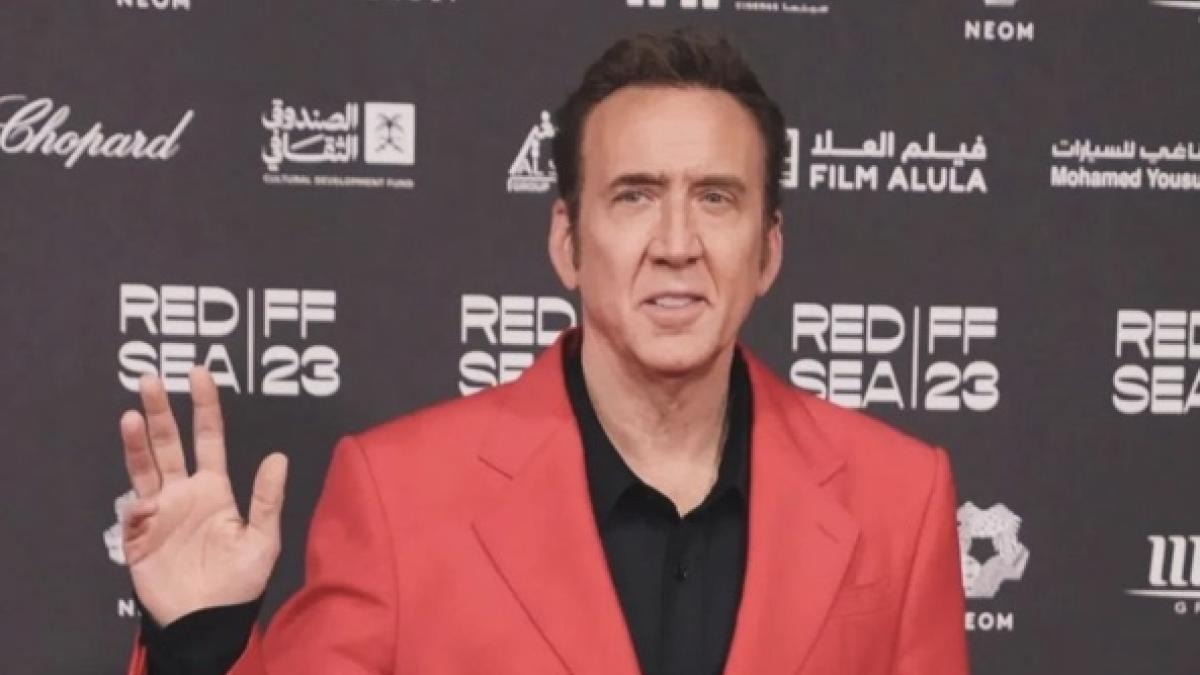 Nicolas Cage compie 61 anni: il film mancato con Tim Burton, il nome d'arte, quando comprò il teschio di un dinosauro, 8 segreti