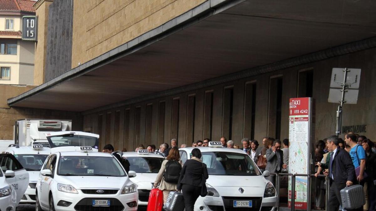 Taxi, a Firenze accordo per il nuovo percorso e stalli in aeroporto