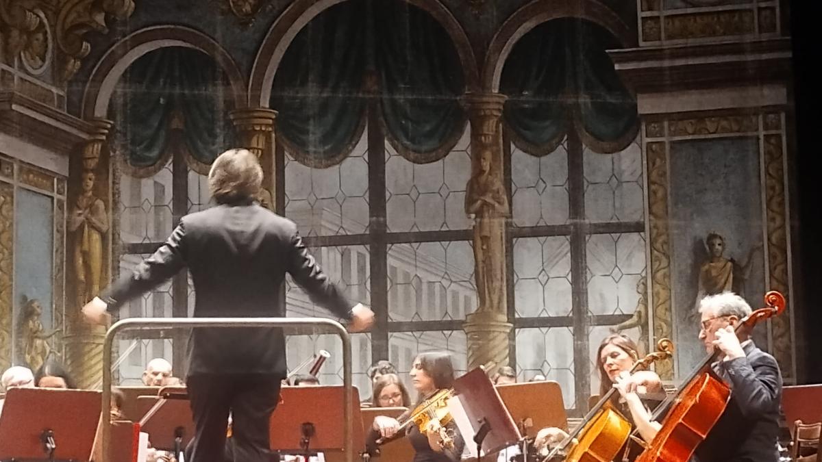 «Le danze d'Europa»: al Sociale il tradizionale concerto di Capodanno con l'Orchestra Filarmonica Italiana