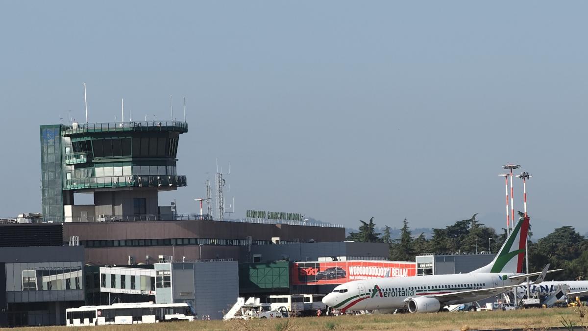 Aeroporto di Bologna, i soci litigano sui posti in più nel cda: «Profili inadeguati»