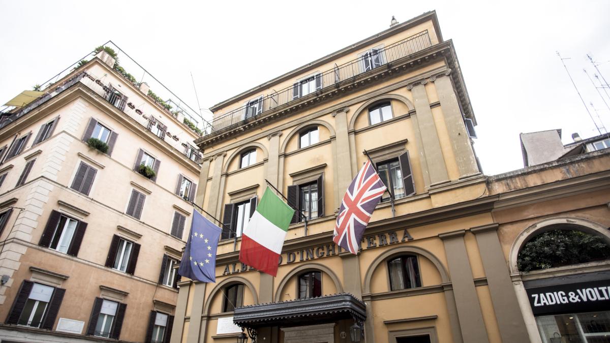 Rinnovato Hotel d'Inghilterra a Roma: Scopri il Nuovo Volto con Caffè Storico e Terrazza Panoramica