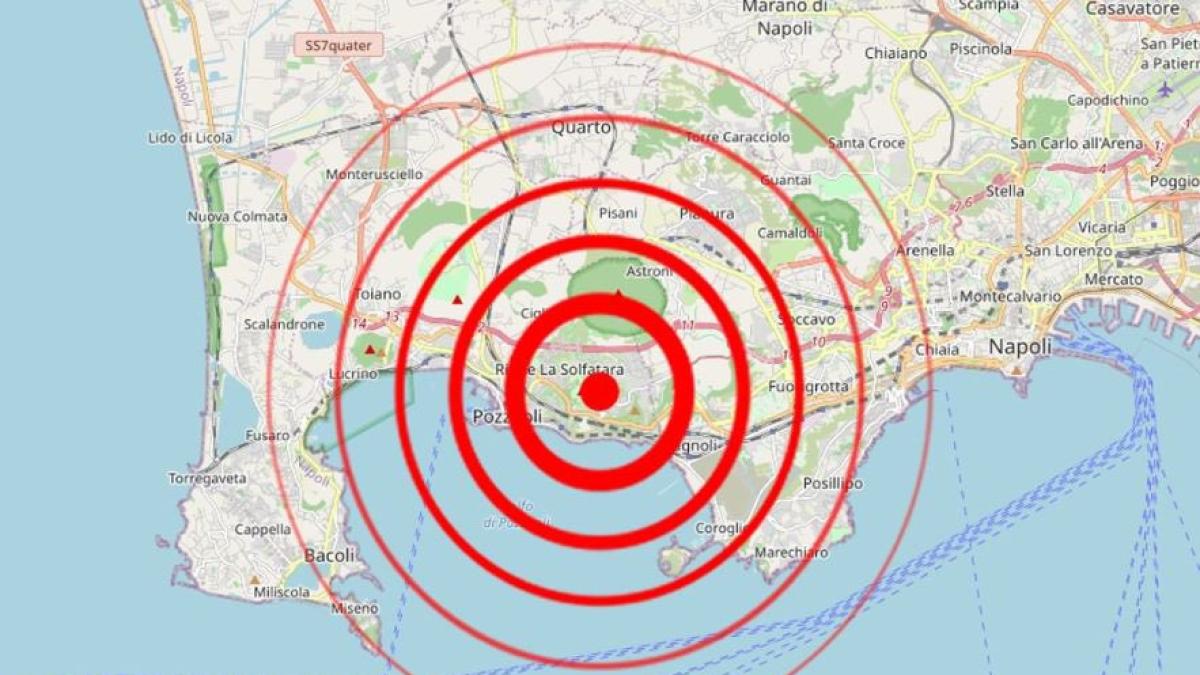 Campi Flegrei, terremoto di magnitudo 4 alle 4.55 di lunedì. L'Osservatorio Vesuviano: sciame sismico con 100 scosse