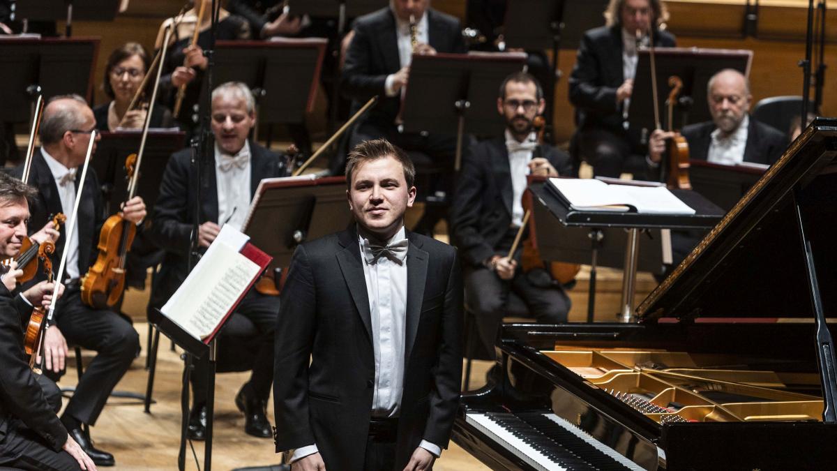 Il pianista Filippo Gorini: «La classica esca dai teatri e vada nelle carceri e nelle scuole»