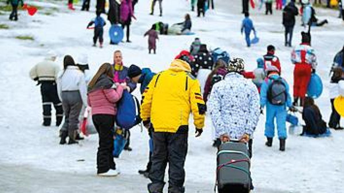 Non c'è stata l'invasione di Roccaraso, solo 28 pullman da Napoli. Il sindaco: «Tre mezzi respinti perché senza autorizzazione»