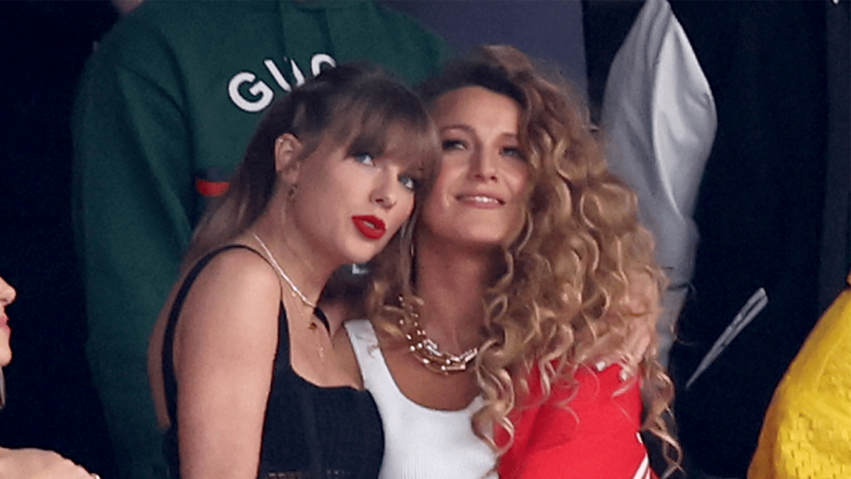 Taylor Swift e Blake Lively, amicizia al capolinea? La popstar «caccia» l'attrice dal suo palco al Super Bowl