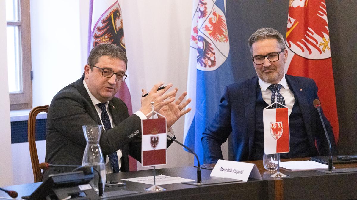 Aumenti delle indennità dei consiglieri regionali, i sindacati: «Soluzione insufficiente, così si mantengono i privilegi»