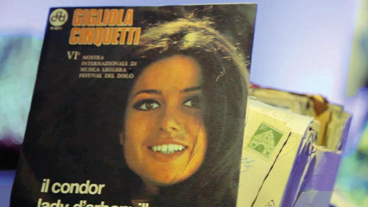 Quelle 150mila lettere a Gigliola Cinquetti dopo il trionfo a Sanremo: «Scusa se ti do del tu ma sei come una sorella»