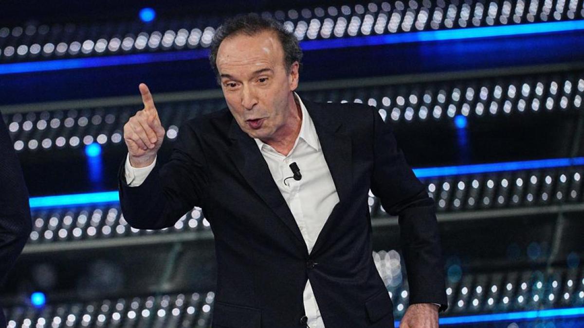 Benigni: «Ho salutato Marcella, ho detto "Bella ciao", è successo un casino. Per par condicio ho dovuto salutare anche i Neri per caso»