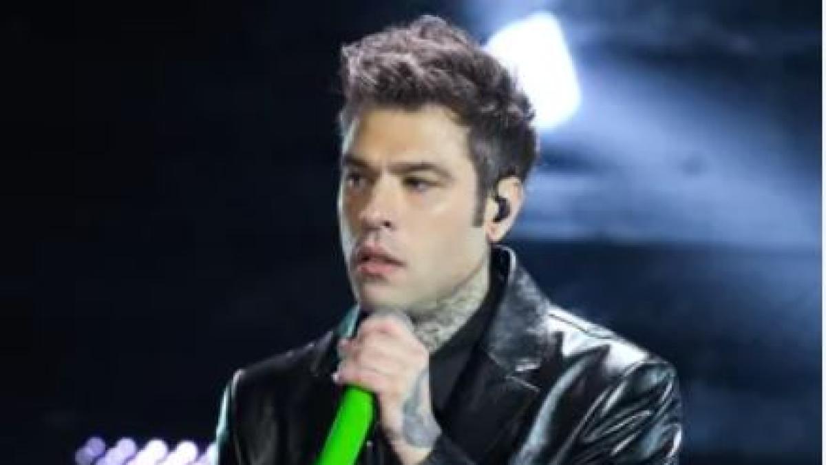 Fedez, le sue vittorie: primo su Spotify con «Battito», richiesta di archiviazione, terzo nella serata delle cover con «Bella stronza»