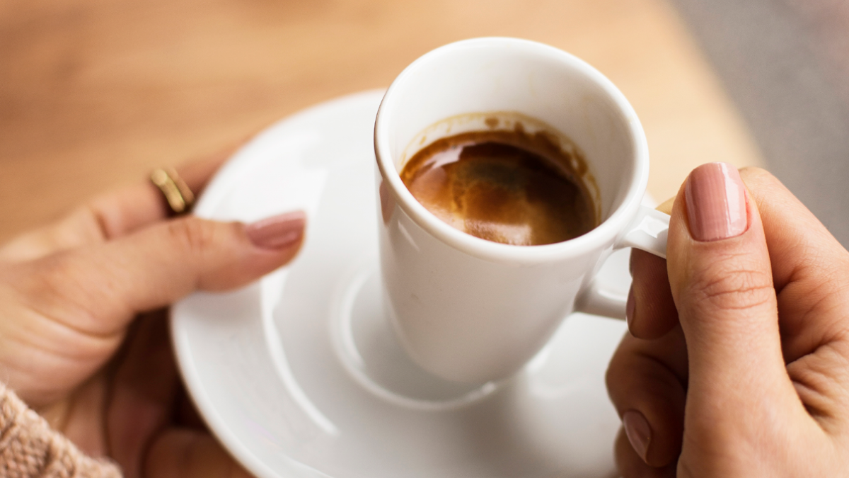 Napoli, il caffè è sempre più un lusso. Nel carrello della spesa aumenti anche 10 volte superiori al dato medio dell’inflazione