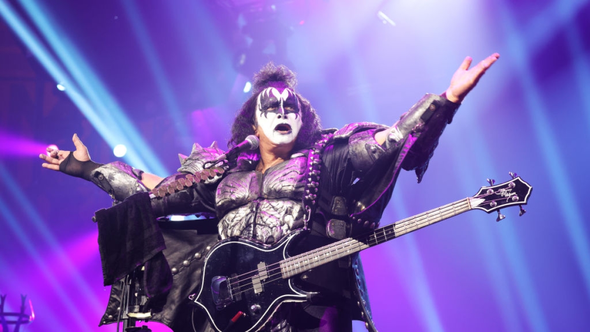 Gene Simmons cerca un assistente personale per ogni data del tour: oltre 12 mila dollari il costo del pacchetto vip