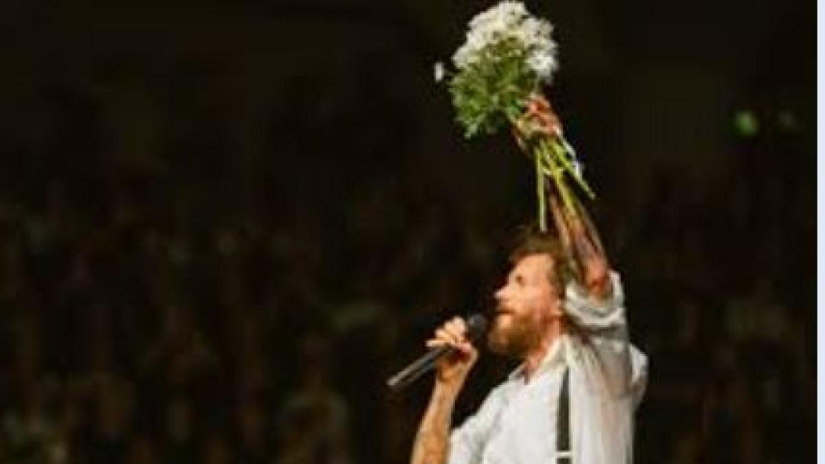 Jovanotti, concerto a Milano: «Fiori per il mio show, idea nata prima dell’incidente»