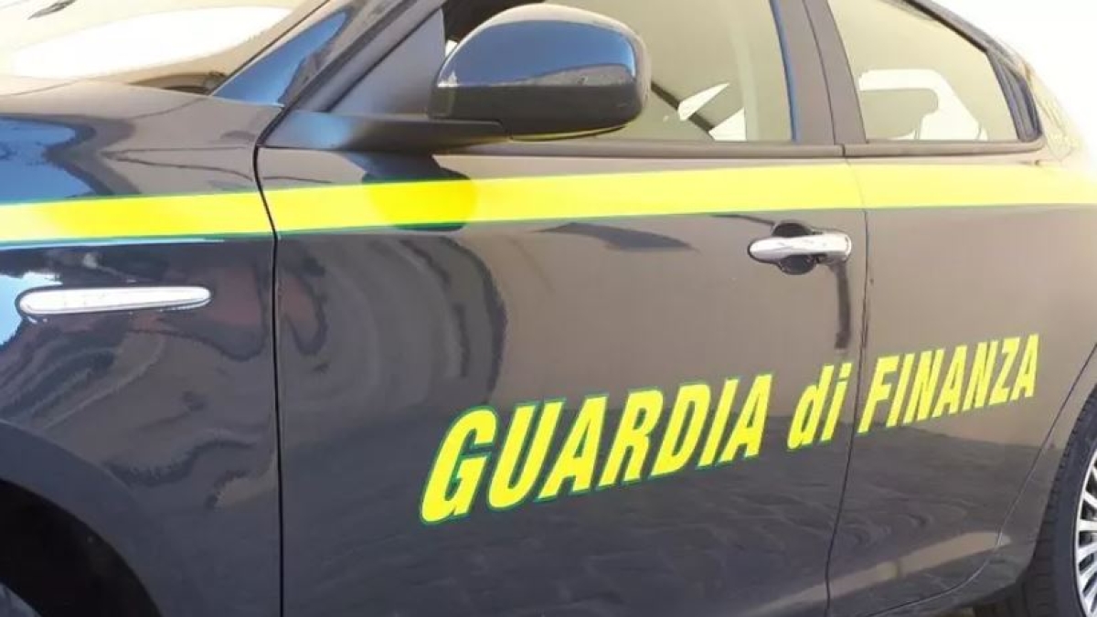 Caserta, prestito da un milione e mezzo con usura ad un imprenditore: la finanza arresta due persone