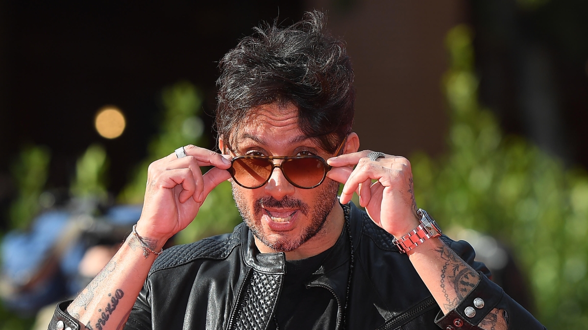 Fabrizio Moro: «Nella vita ho fatto anche l'operaio. Ero depresso, la musica non mi dava più emozioni. Ora festeggio 25 anni di carriera e rinasco»