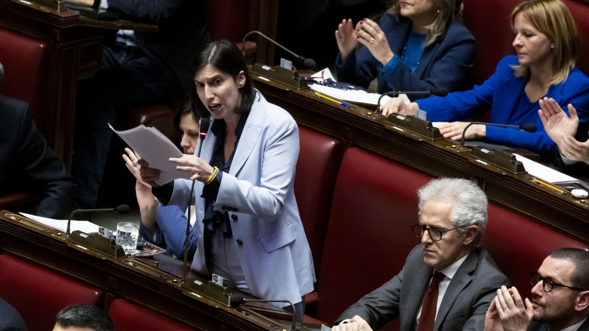 Schlein sui dazi: «Meloni smetta di far finta di niente. Da Trump colpi micidiali»