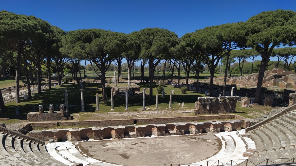 Cultura, il ministro Giuli: «Ostia Antica è la nostra Pompei, la candidiamo a Patrimonio Unesco»
