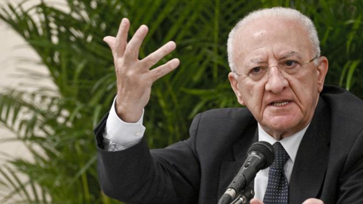 Regionali Campania, De Luca: «I ciucci non posso governare una regione come questa». La replica di Conte: «Siano i territori a scegliere»