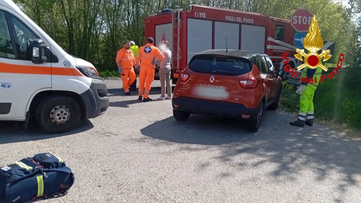 Pozzuolo Martesana, perde il controllo dell'auto e si schianta contro un Tir: muore 46enne, gravissima la figlia 16enne