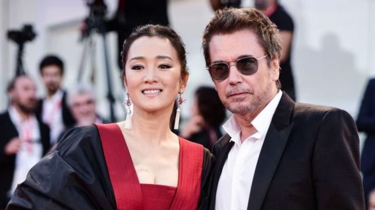 Jean-Michel Jarre: «Mia moglie Gong Li? La persona più gentile mai conosciuta. E ride al ricordo di quando tolsero la corrente a Pechino per farmi suonare»
