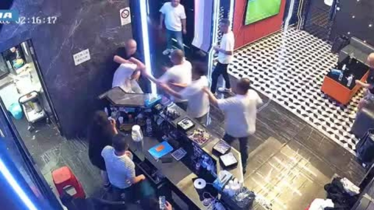 Aggressione con coltellate e spari, ancora un commando in azione a Prato: l'escalation della «guerra delle grucce»