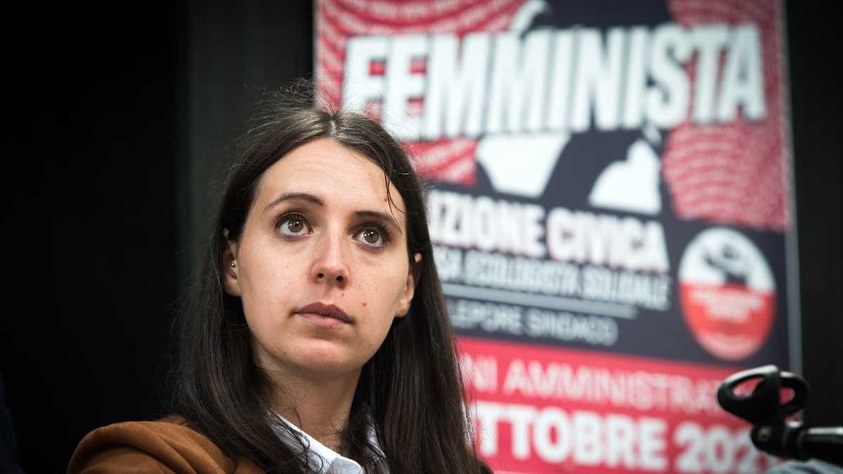 Corso negato ai militari, Clancy contro Meloni: «Bologna respinga l'attacco della premier, la stessa strategia di Trump»