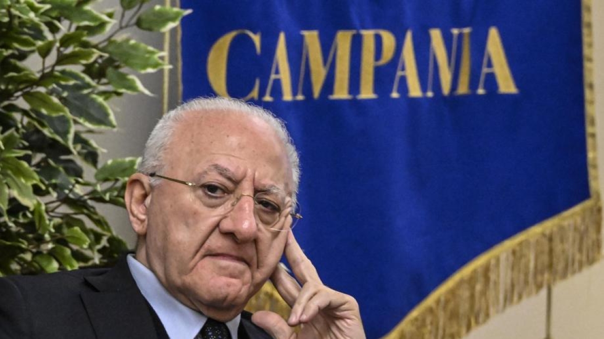 Il nuovo vocabolario di De Luca: i suoi avversari diventano «molluschi cefalopodi, imbottiti o meno»