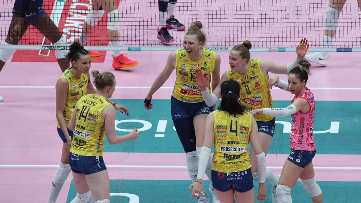 Milano ko al Forum tre set a zero: domina Conegliano. martedì sera la corazzata veneta potrebbe chiudere i conti