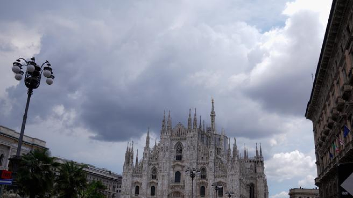 Previsioni meteo mercoledì 23 aprile, a Milano e in Lombardia pressione in diminuzione: allerta gialla per temporali alla sera