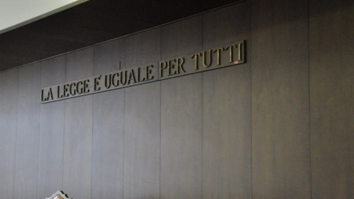 Calpestio sulla testa e tonfi di oggetti che cadono: risarcito per i «danni da ansia» creati dai vicini troppo rumorosi