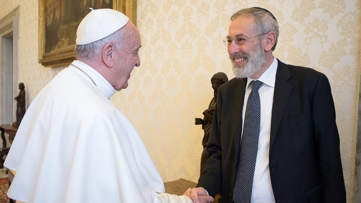 Il rabbino Riccardo Di Segni ai funerali di Papa Francesco «ma a piedi, nel rispetto dello Shabbat»