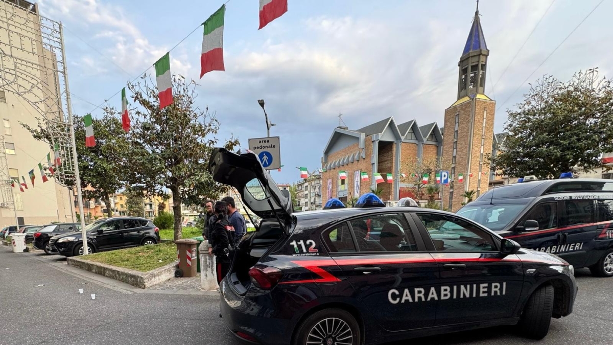 Spari a Napoli nel Rione Villa, dodici bossoli a terra