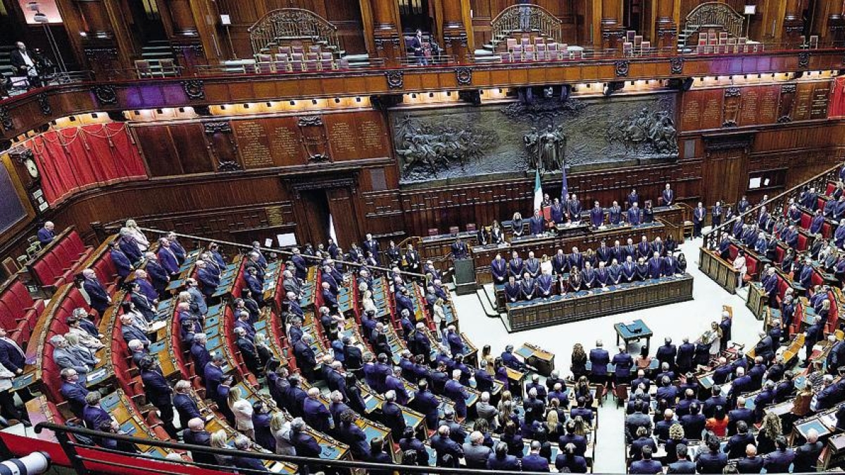 Commemorazione per il Papa, Meloni: «Con lui rapporto sincero, continuerà a sorriderci»