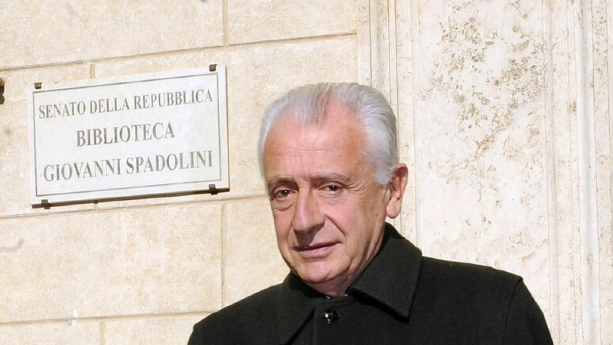«Sua sanità» Francesco De Lorenzo riottiene il vitalizio: il Parlamento lo riabilita anche con i voti dei 5 Stelle