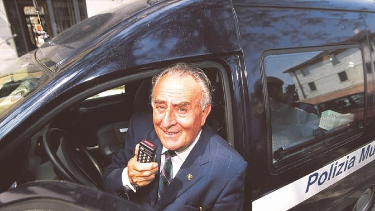 Giancarlo Gentilini, lo «Sceriffo» di Treviso fra sicurezza, calcio, campagne elettorali e feste in piazza