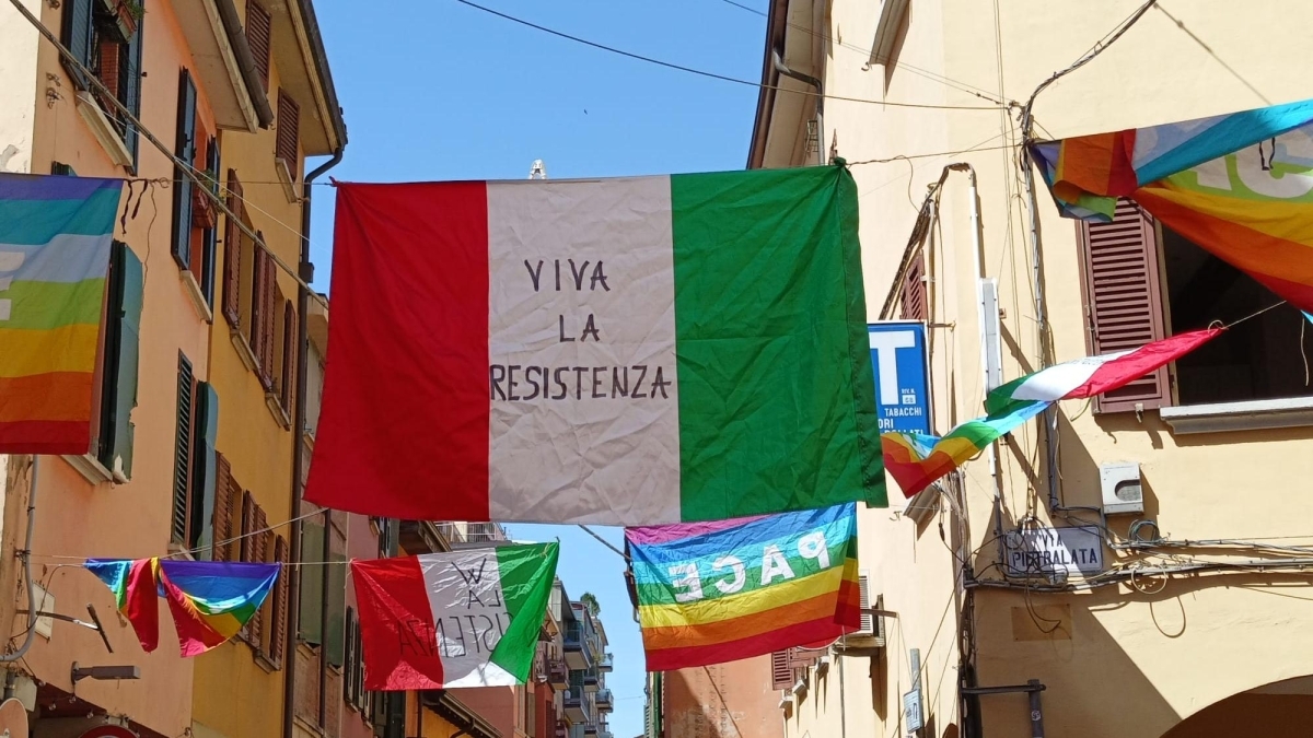 In Brianza «vietati» gli striscioni sulla Liberazione (senza simboli politici). Il Pd attacca: quella dei sindaci di centrodestra è censura
