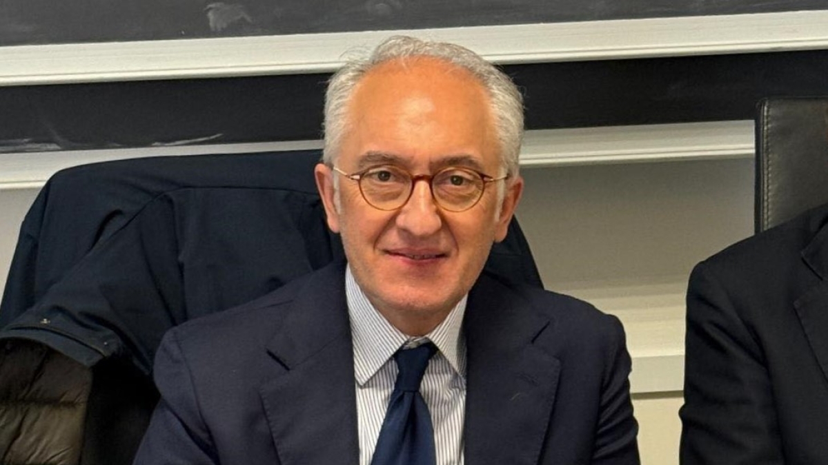 Caserta, Carlo Marino: «Non ho commesso atti contrari all'etica pubblica ma mi sospendo dal Pd»