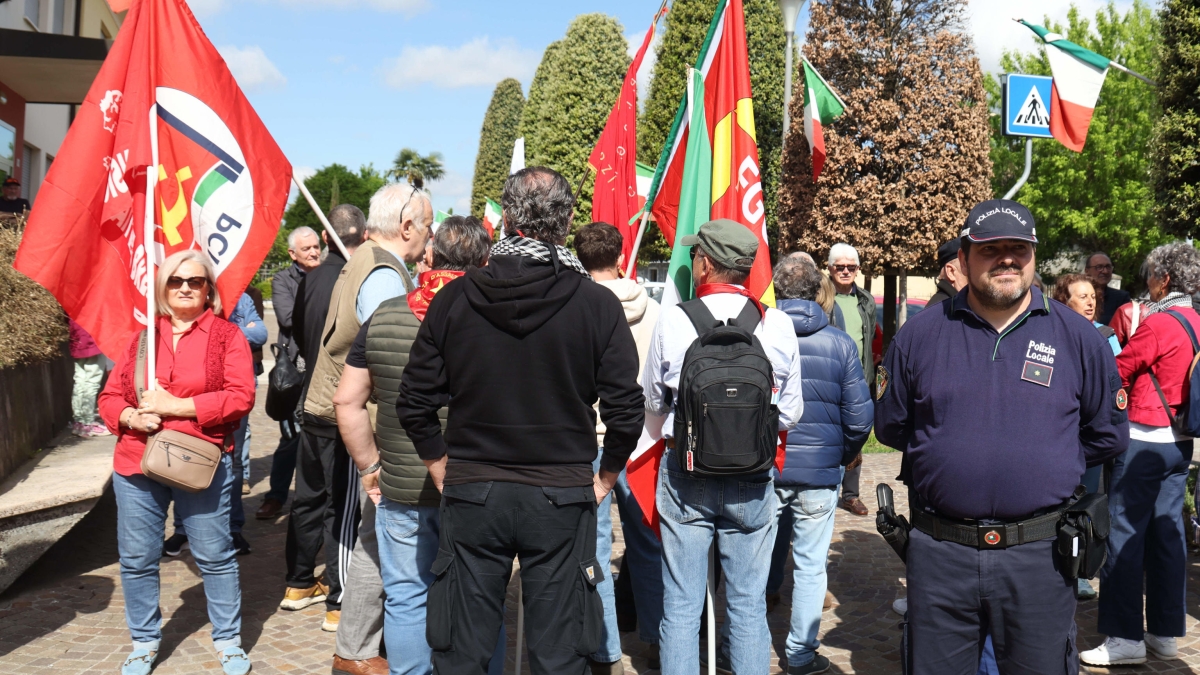 Maclodio, il senatore Maffoni (FdI): «Alla cerimonia quei cori sono sbagliati»