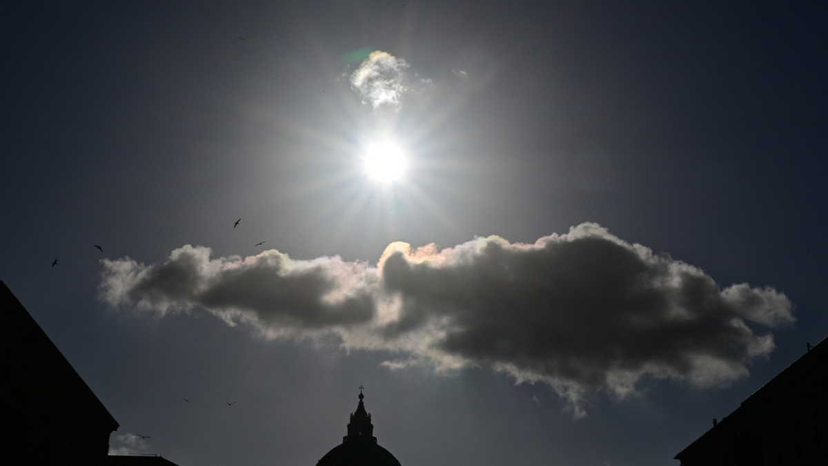 Il testo del rogito di Papa Francesco: «Ha lasciato a tutti una testimonianza di umanità, vita santa e paternità universale»