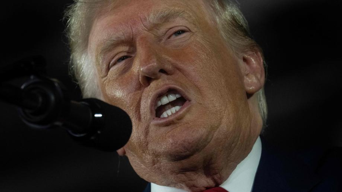 Trump festeggia i primi 100 giorni: «Faremo un accordo con la Cina, chi non produrrà qui le auto sarà massacrato» Trump festeggia i primi 100 giorni: «Faremo un accordo con la Cina, chi non produrrà qui le auto sarà massacrato»