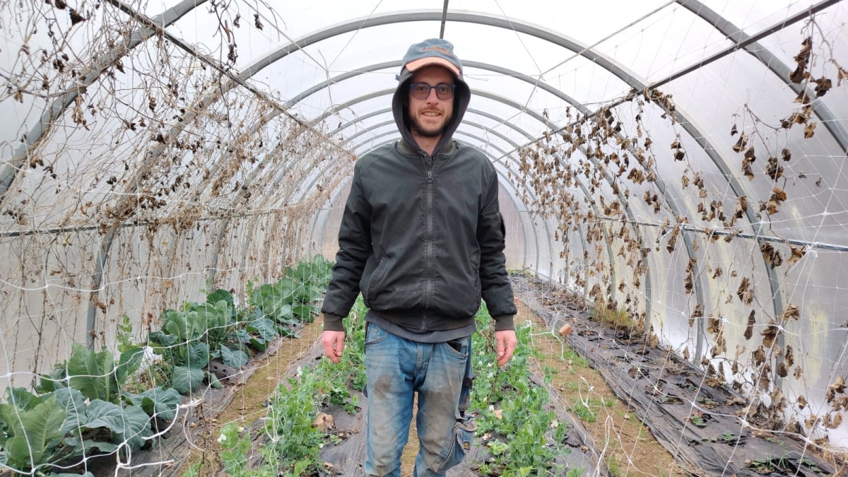 La scelta di Maximilian Furini, che ha lasciato Milano per la Lunigiana: «Sto realizzando il sogno di costruire un ecovillaggio»